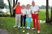 Barbara Rahe (l.) und Brigitte Knobl umrahmt von Ski-Doc Ernst-Otto Münch und JuCad-Erfinder Werner Jungmann (r.)